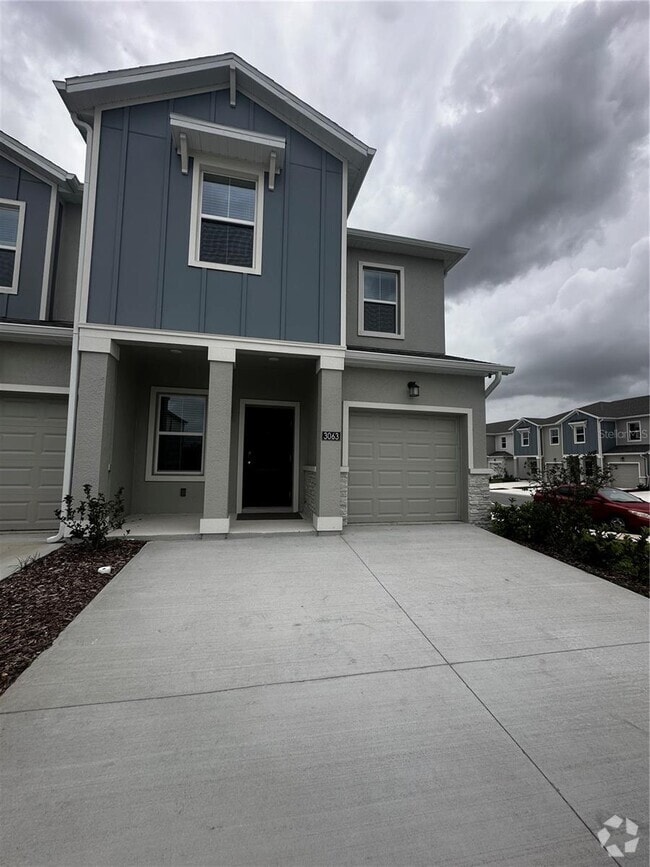 Building Photo - 3063 Chantilly Dr