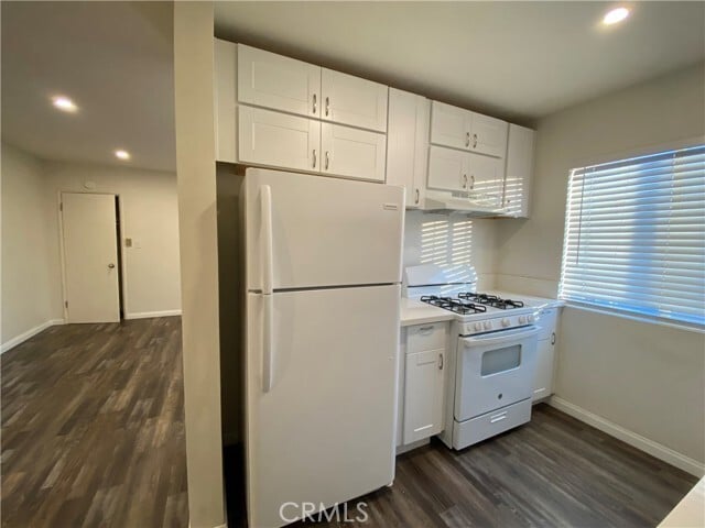 Building Photo - 3729 W 190th St