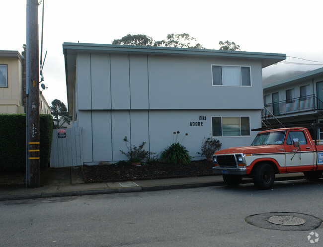 Building Photo - The Adobe Apartments