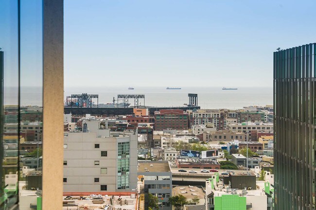 Foto del edificio - Stunning One Hawthorne Penthouse