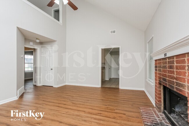 Foto del edificio - 4381 Whispering Bend Dr