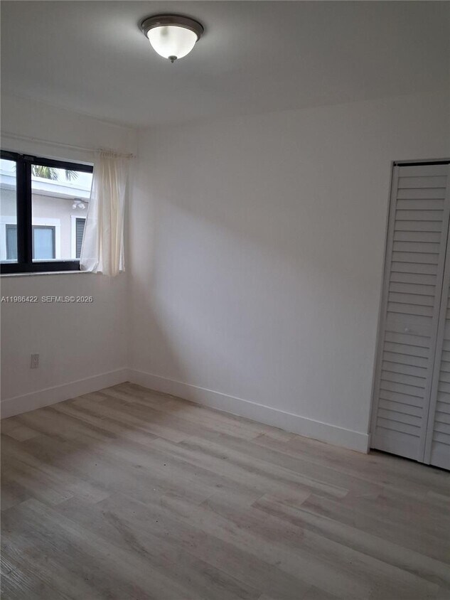 Foto del edificio - 5796 SW 5th St