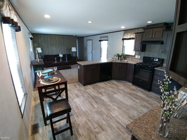Building Photo - 3 br, 2 bath Mobile Home - 530 Serenity Ter