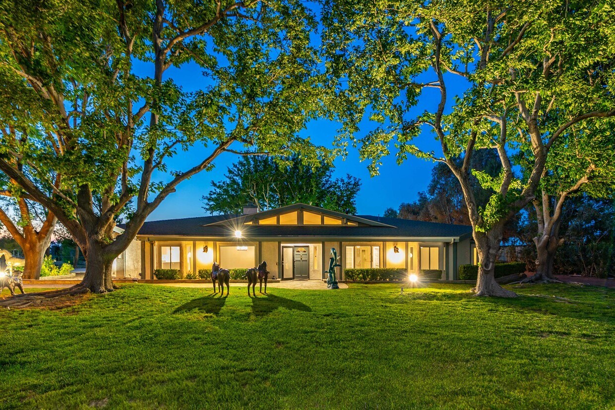 Foto principal - 2755 W Ave N