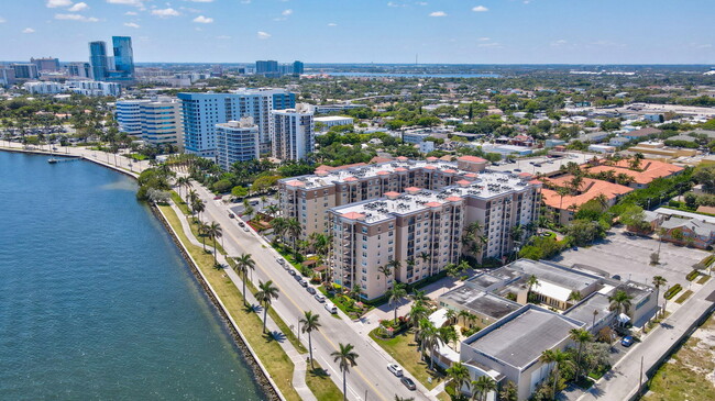 Foto del edificio - 1801 N Flagler Dr