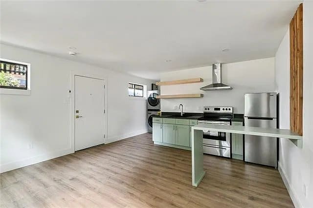 Building Photo - 2115 Danneel St