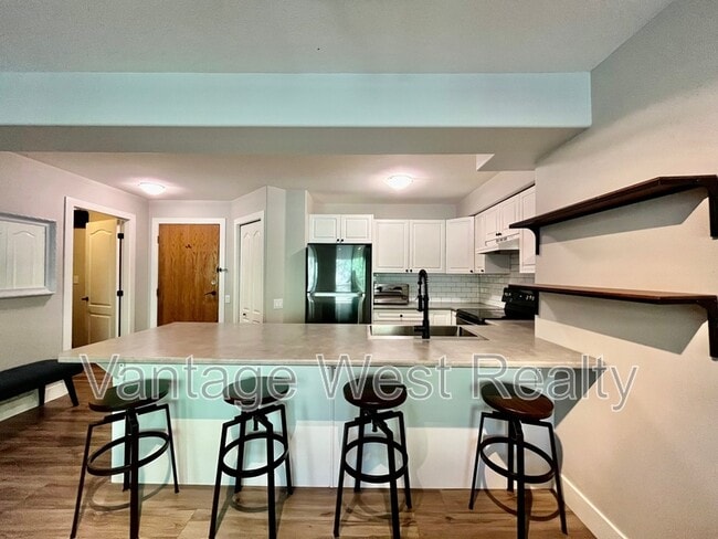 Building Photo - 2425-2425 Mt Baldy Dr