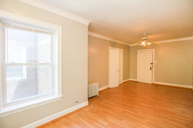 Foto del edificio - 5051 N Glenwood Ave