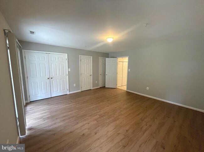 Foto del edificio - 5711 Goldfinch Ct