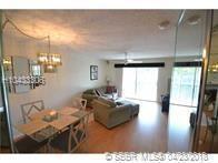 Foto del edificio - 8820 Royal Palm Blvd