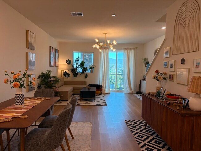 Foto del edificio - 342 Fitzpatrick Rd