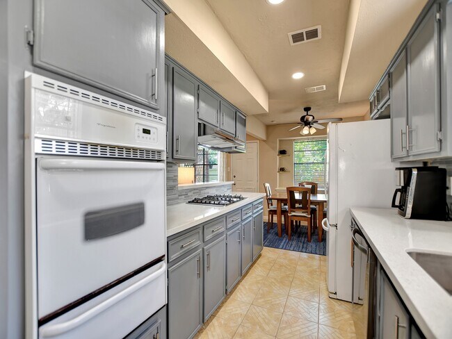 Foto del edificio - 21902 Meadowhill Dr