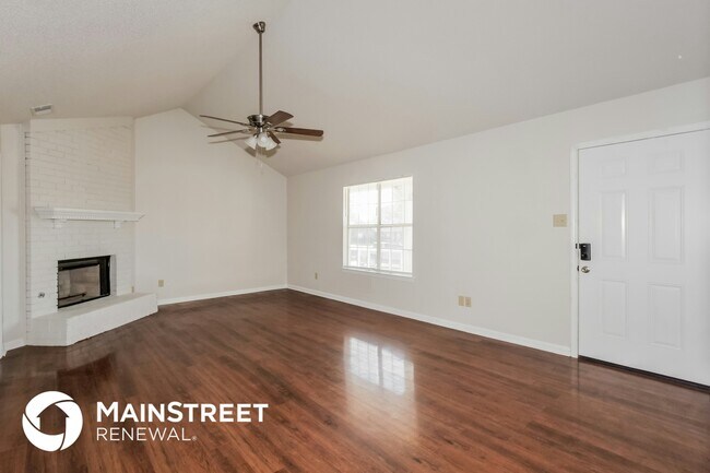 Foto del edificio - 4680 Tumblebrook Cove