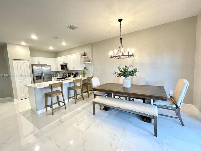 Foto del edificio - $3,000 23278 SW 131st Ct