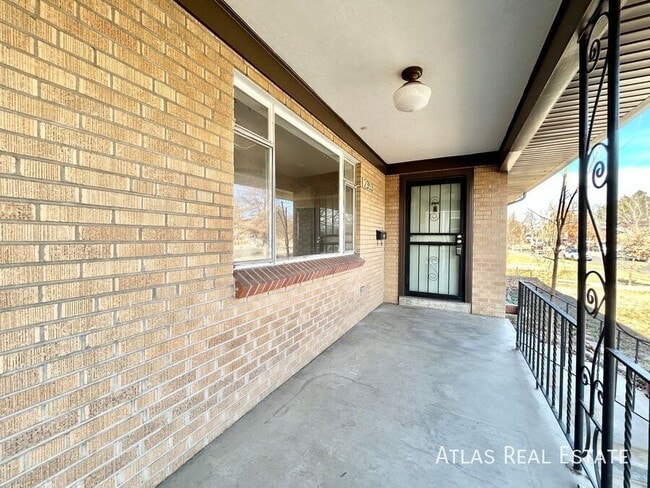 Building Photo - 2353 S Sherman St