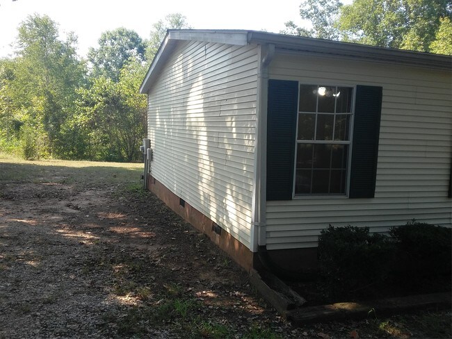 Building Photo - 210 Lynn Rd