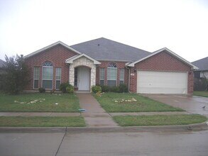 Building Photo - 105 Hirth Dr