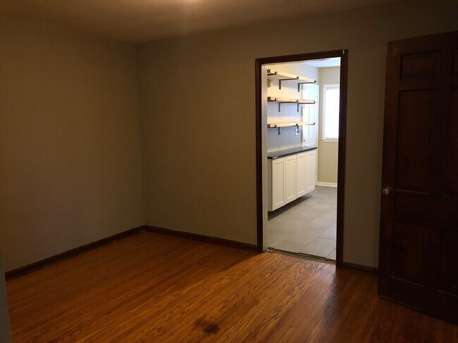 Building Photo - 2655 Taylorsville Rd