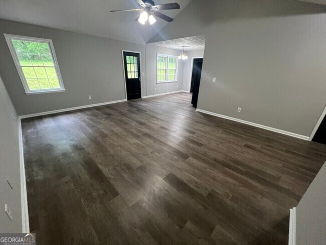 Building Photo - 160 Mountain View Cir