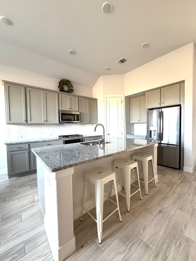 Building Photo - 6713 Brindisi Pl