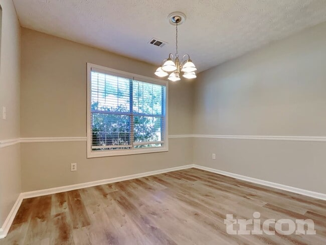 Building Photo - 523 Ashton Manor Dr