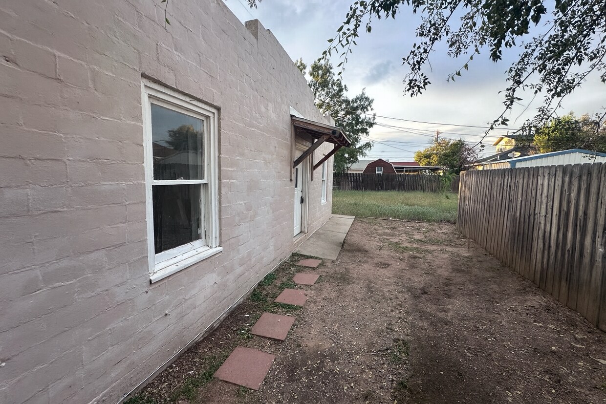 Foto principal - 411 N Adams St