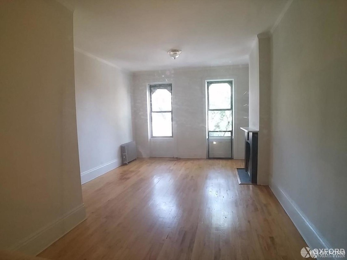 Primary Photo - 374 5th Avenue