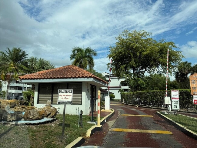 Foto del edificio - 8335 SW 152nd Ave