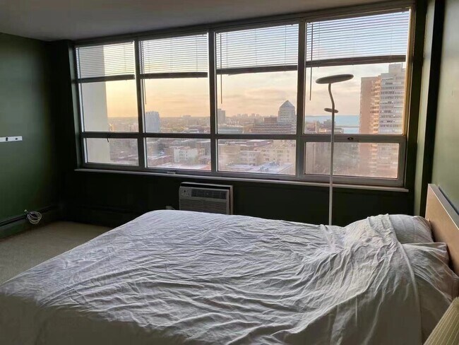 Foto del edificio - 6171 N Sheridan Rd