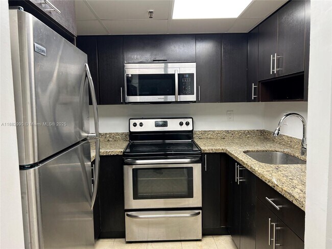 Foto del edificio - 5249 NW 7th St