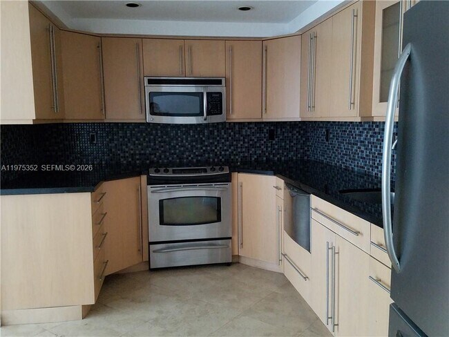 Foto del edificio - 2457 Collins Ave