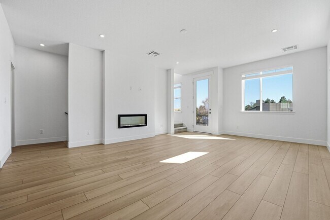 Foto del edificio - Park Meadows location near Lone Tree in the heart of Inverness. Easy access to Centennial Jetport