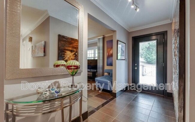 Foto del edificio - 4557 Ravenwood Dr N