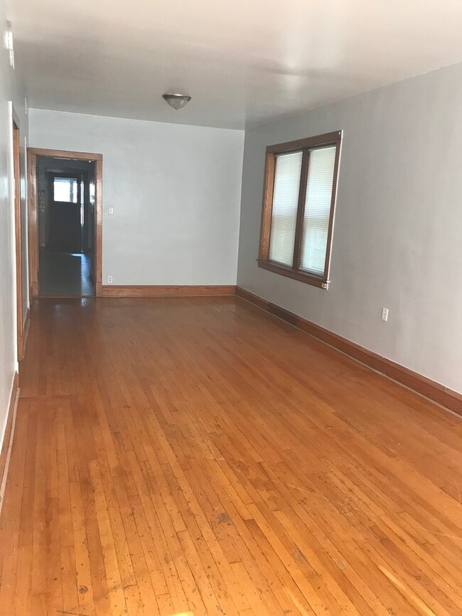 Building Photo - 2323 N Latrobe Ave