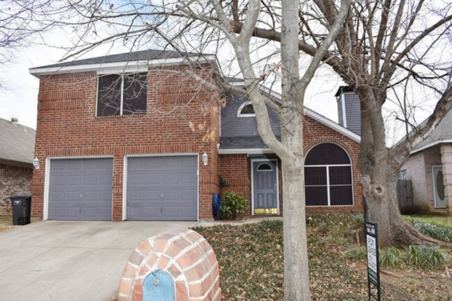 Lovely 3-2-2 in Ft. Worth in Desirable Loc... - Lovely 3-2-2 in Ft. Worth in Desirable Loc... House