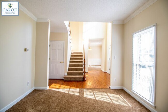 Building Photo - Great 2 Story with sought after basement