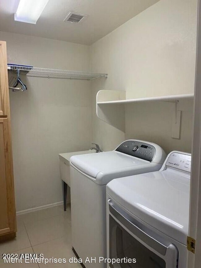 Foto del edificio - 3 br, 2.5 bath House - 4911 W WAHALLA LN