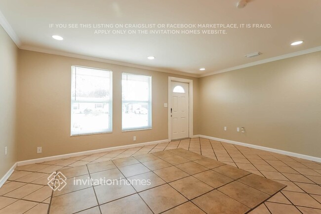 Building Photo - 4947 Live Oak Dr