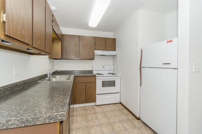 Building Photo - 3223 Scenic Dr