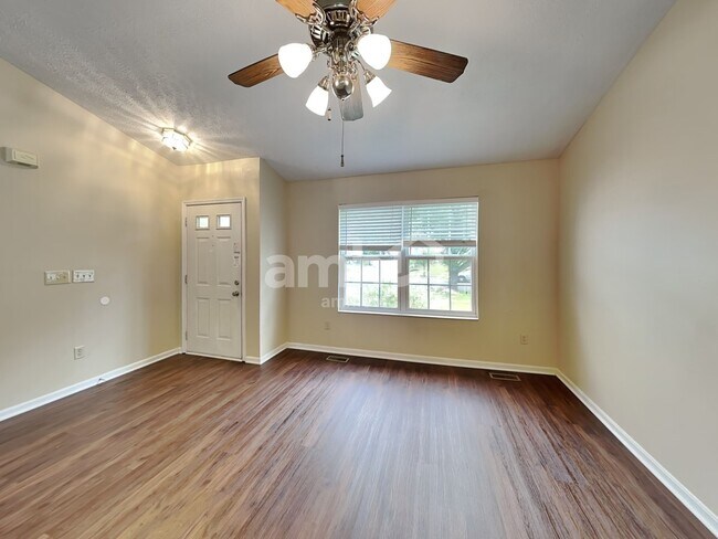 Building Photo - 277 Terwillegers Run