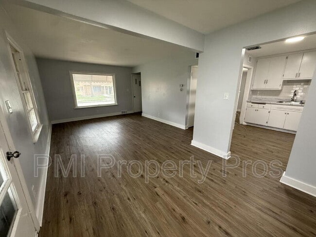 Building Photo - 2101 W Fairmount Ave