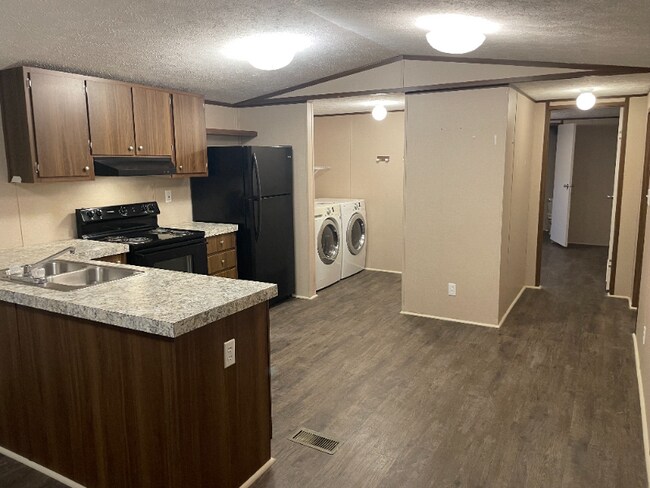 Foto del edificio - 8500 Friendship Rd