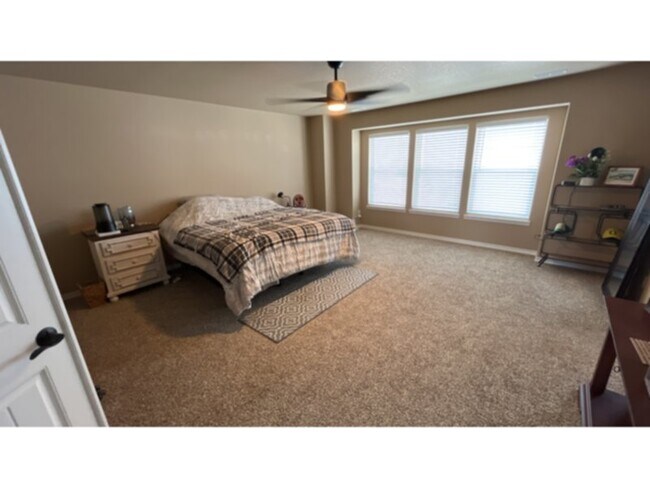 Building Photo - Outstanding 2 Story Home in the Trails at ...