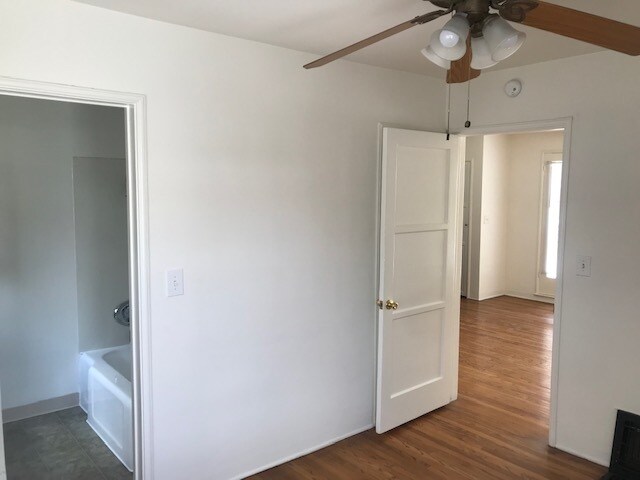 Bedroom/Bathroom - 792 S Marengo Ave