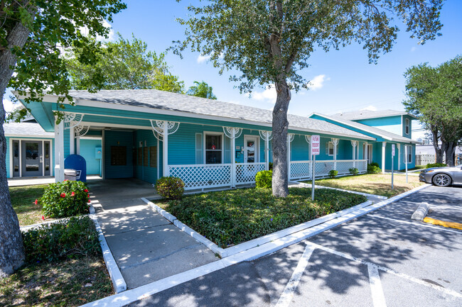 Oak Terrace Clubhouse - Oak Terrace Apartments