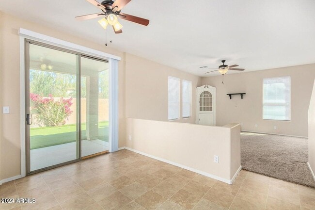 Building Photo - 3 Bedroom in Surprise Farms - PAID SOLAR! ...