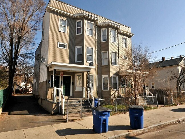 Primary Photo - 215 Rosette St
