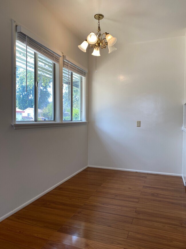Foto del edificio - 4973 Glen Iris Ave