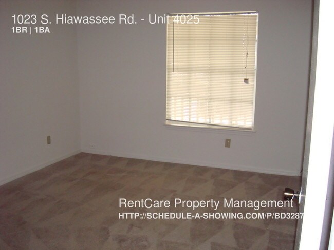 Building Photo - 1023 S Hiawassee Rd
