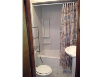 Baño - 320-322 Broad St